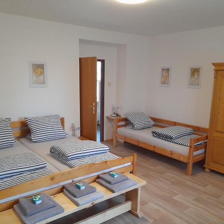 Hrncirna Apartamento Kněževes Exterior foto