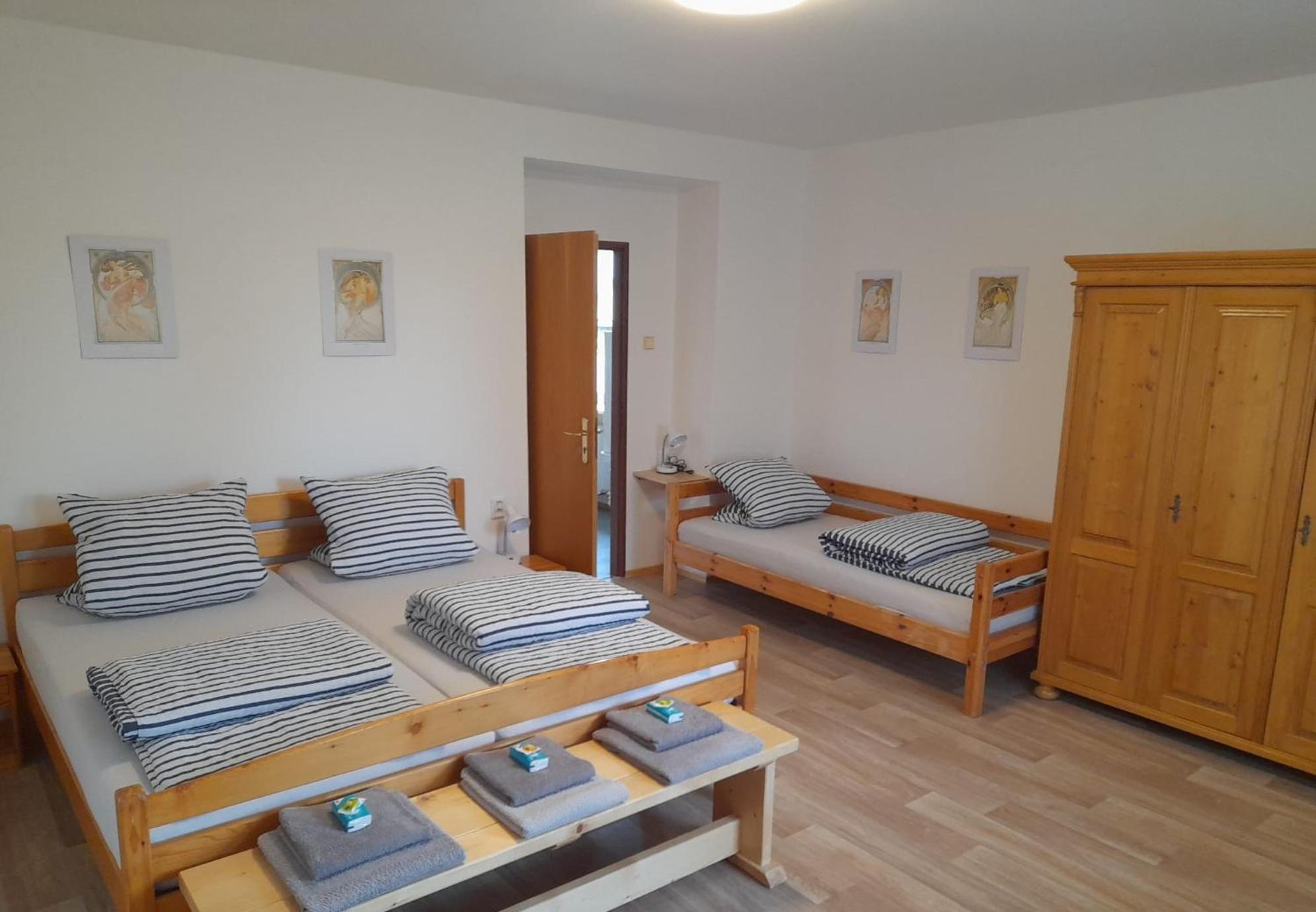 Hrncirna Apartamento Kněževes Exterior foto